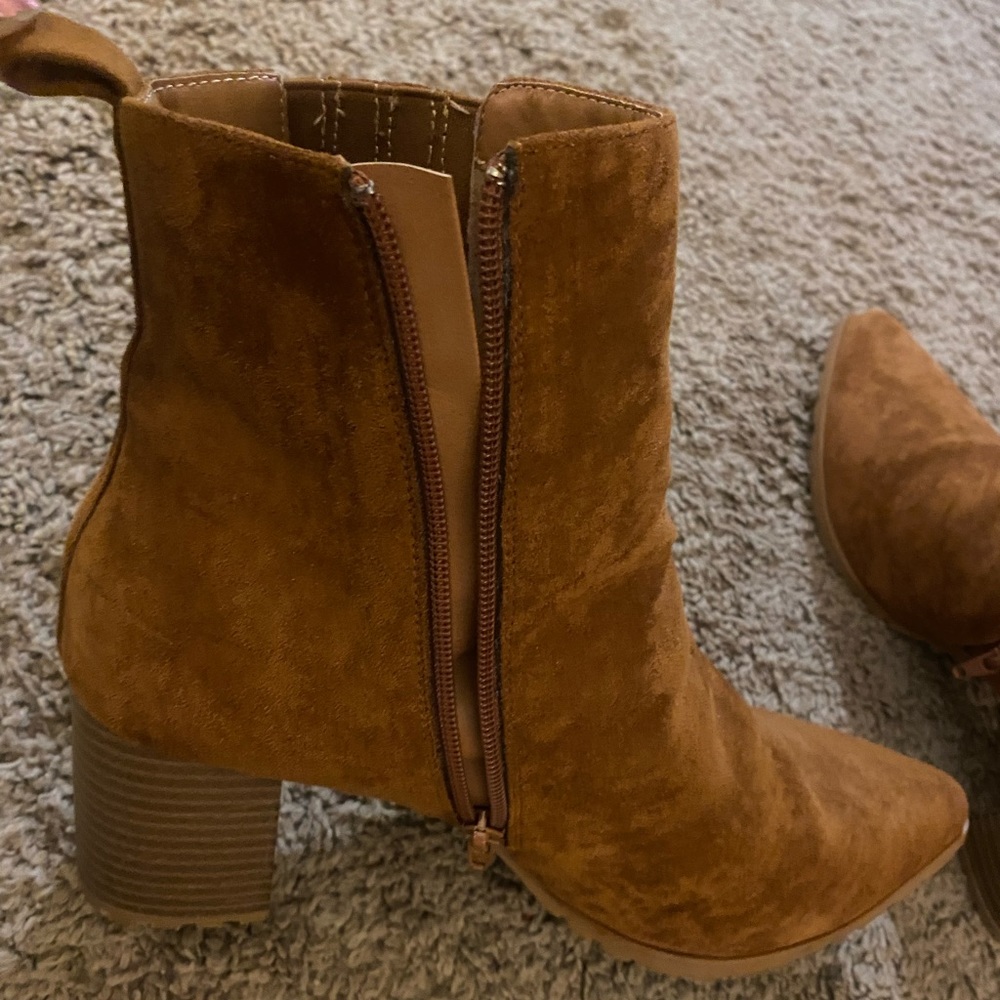 Maurices brand boots with heel